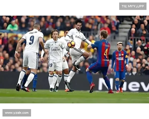 巴萨与皇马激战再起 西甲巅峰对决点燃全球足球激情 巴萨与皇马激战再起 西甲巅峰对决点燃全球足球激情